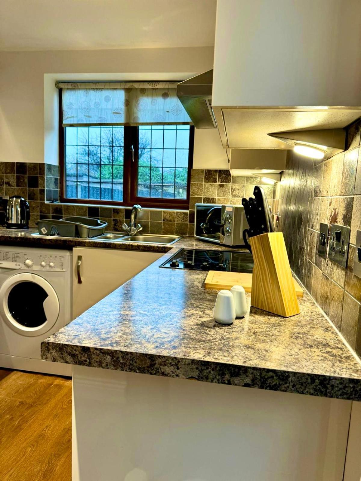 3Br House Ossett-Wakefield, Free Parking 3 Cars Wi Fi Long Stays Exteriér fotografie